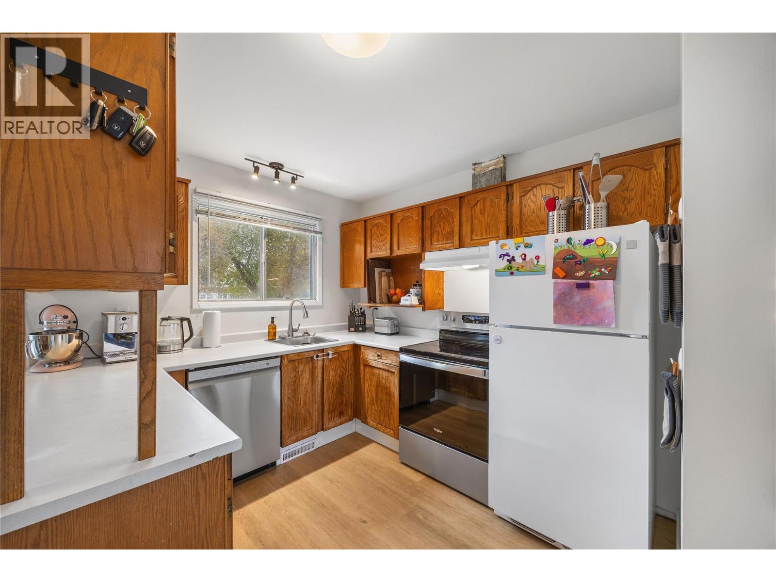 470 Gerstmar Road, Kelowna, British Columbia  V1X 4B1 - Photo 6 - 10373230