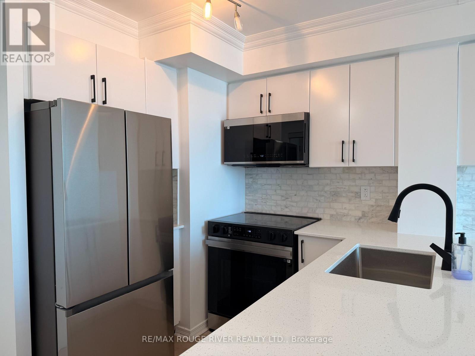 507 - 340 Watson Street W, Whitby, Ontario  L1N 9G1 - Photo 1 - E12722178