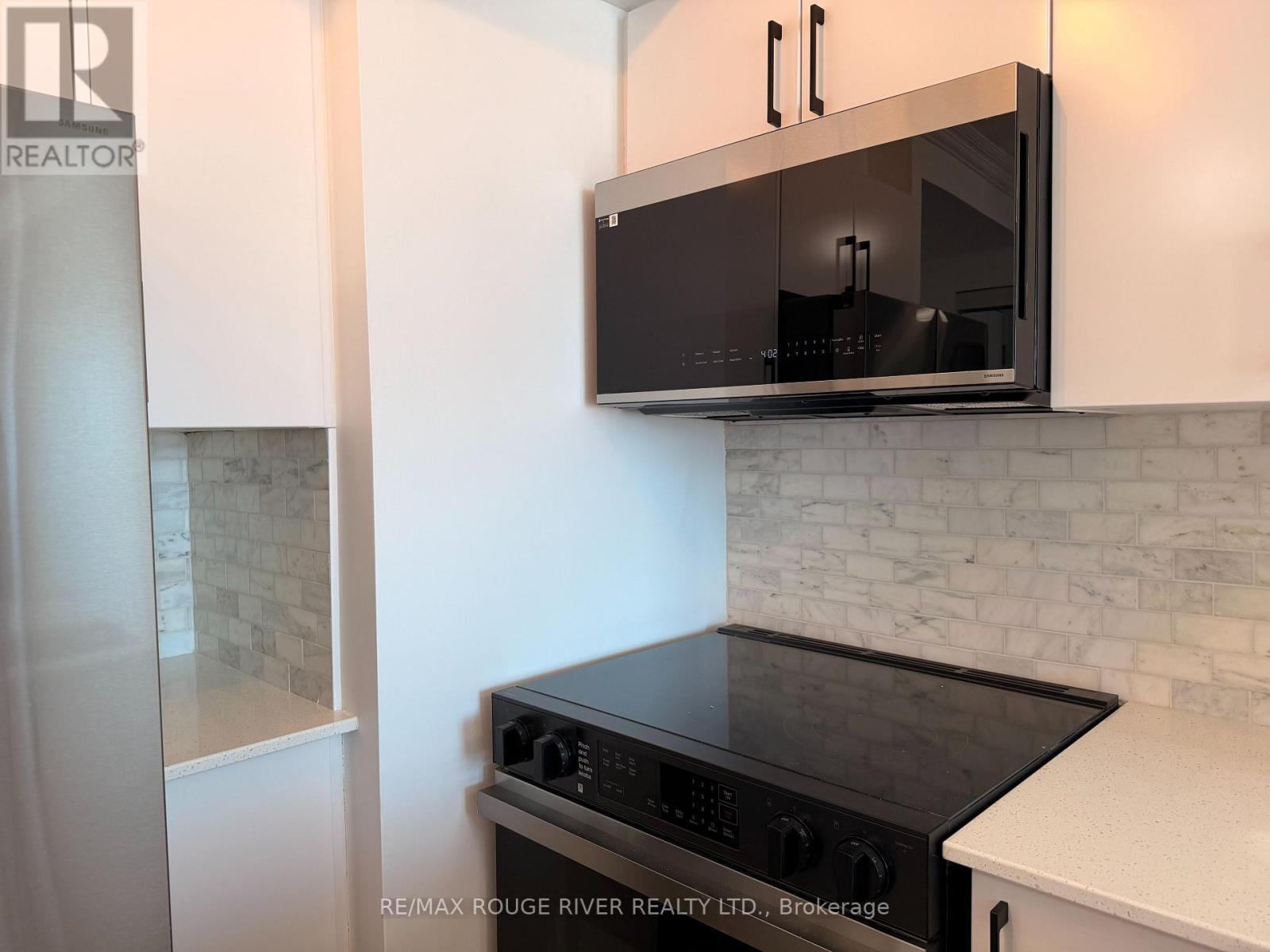 507 - 340 Watson Street W, Whitby, Ontario  L1N 9G1 - Photo 2 - E12722178