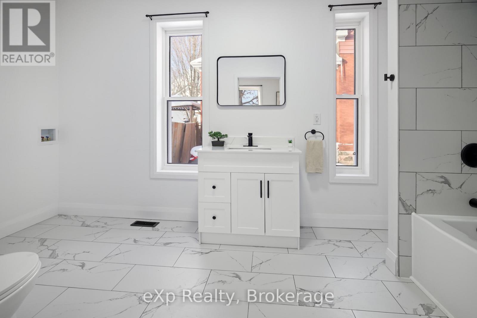 40 Victoria Street S, Woodstock, Ontario N4S 3J6 - Photo 28 - X12722252