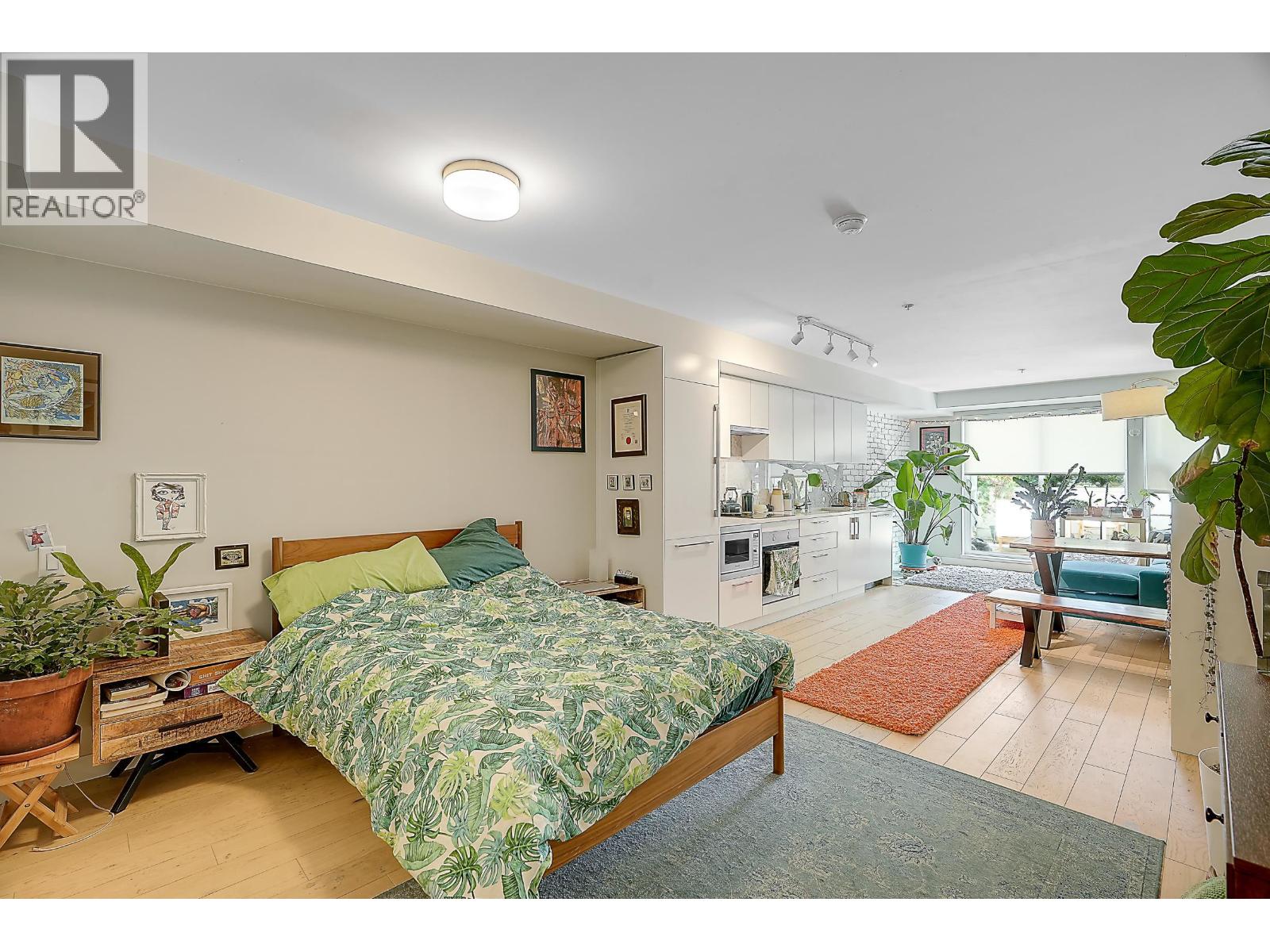 210 2508 Fraser Street, Vancouver, British Columbia V5T 3V4 - Photo 1 - R3082349