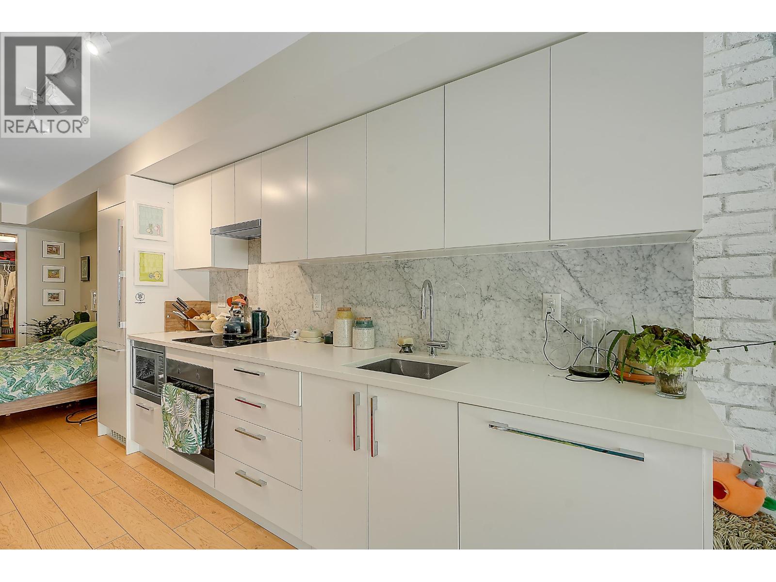 210 2508 Fraser Street, Vancouver, British Columbia V5T 3V4 - Photo 8 - R3082349