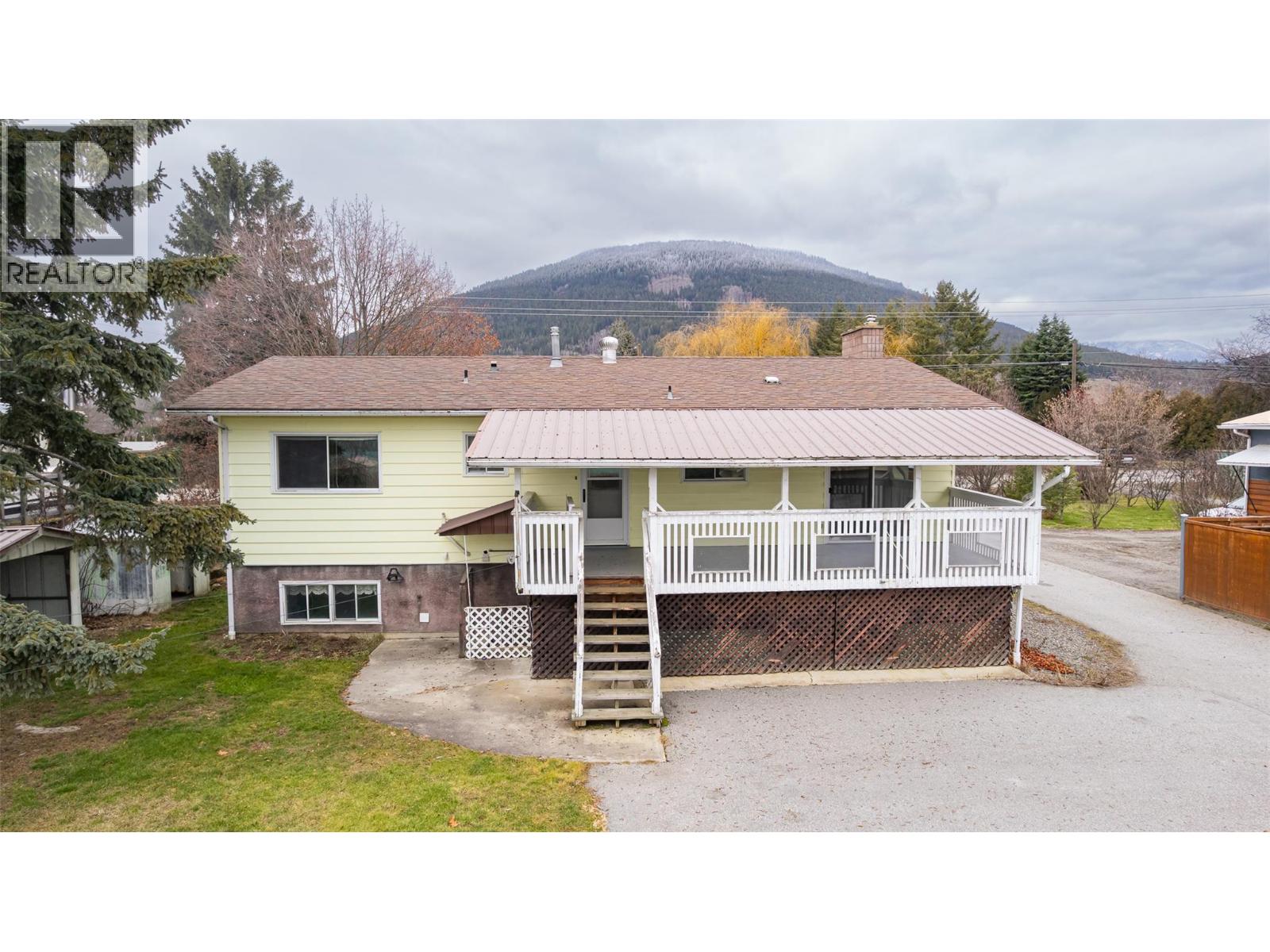 2617 Erickson Road, Creston, British Columbia  V0B 1G1 - Photo 10 - 10373442