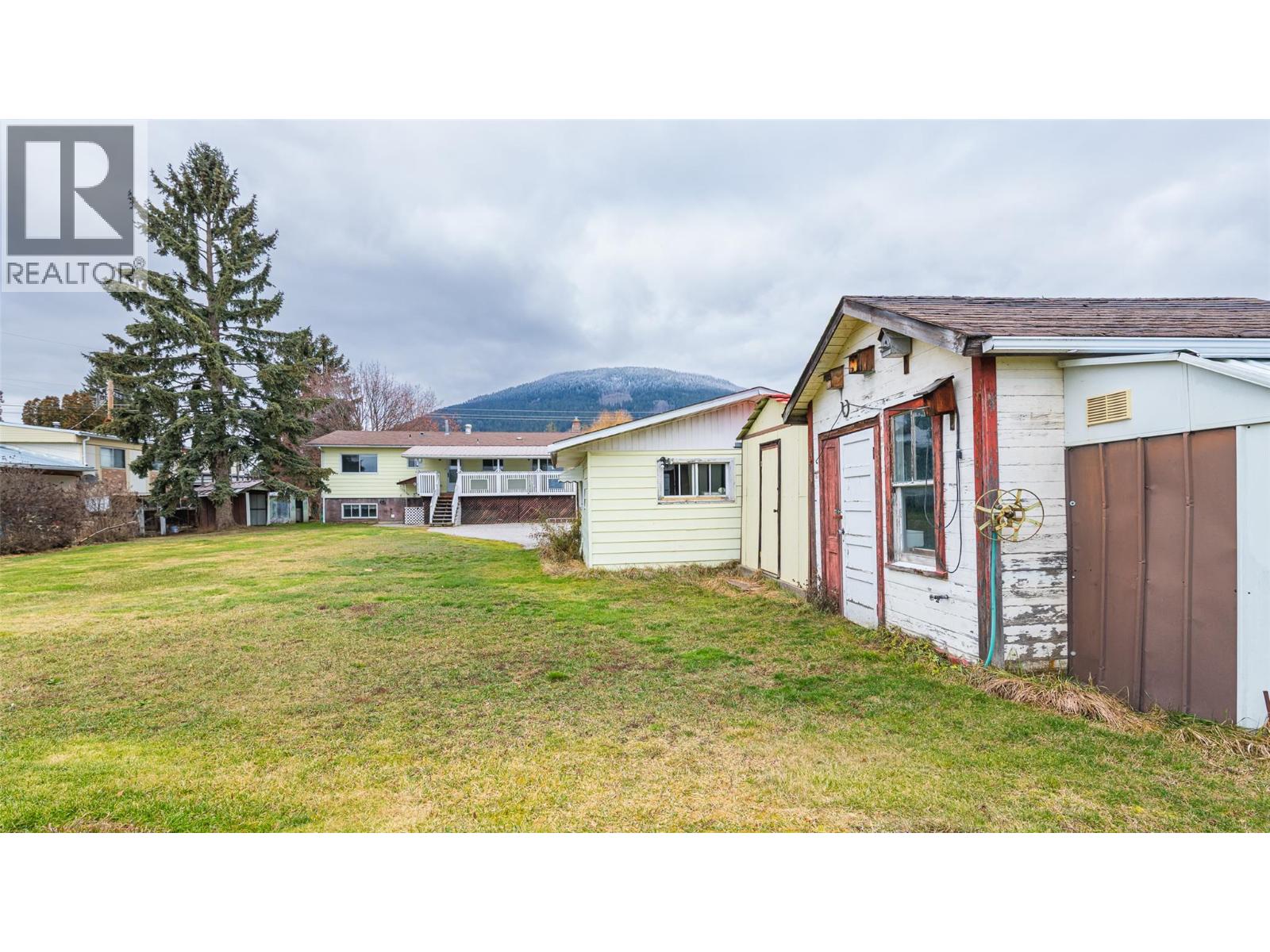 2617 Erickson Road, Creston, British Columbia  V0B 1G1 - Photo 5 - 10373442