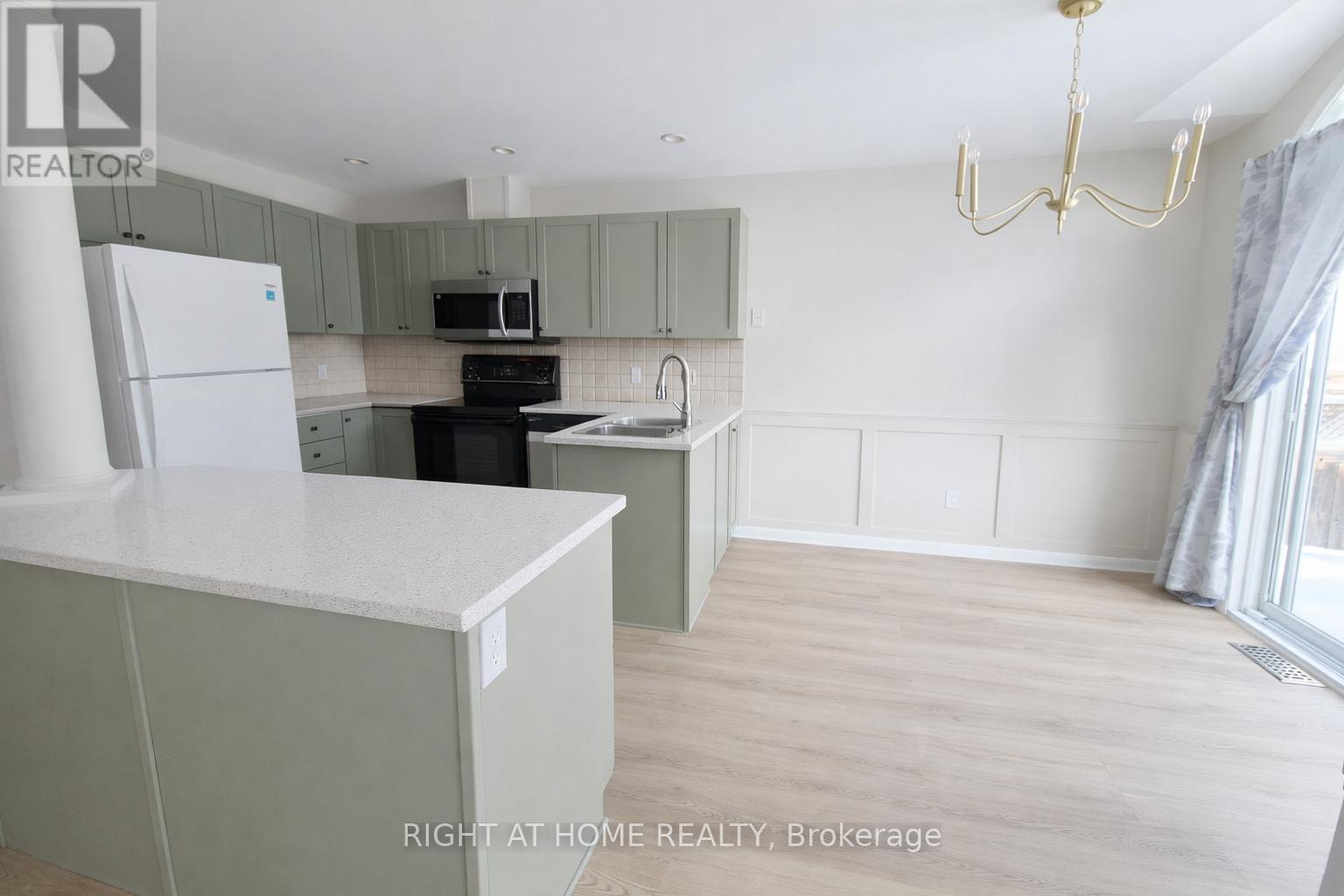 102 Southpointe Avenue, Ottawa, Ontario K2J 4T5 - Photo 4 - X12722194