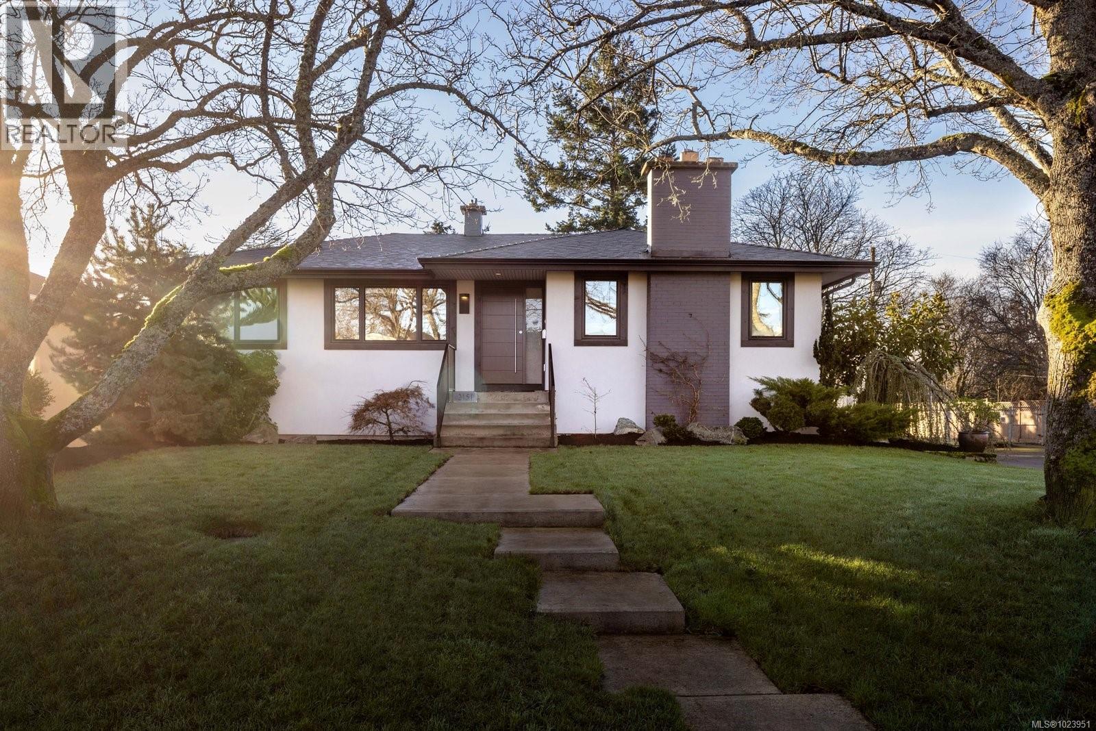 2151 Allenby St, Oak Bay, British Columbia