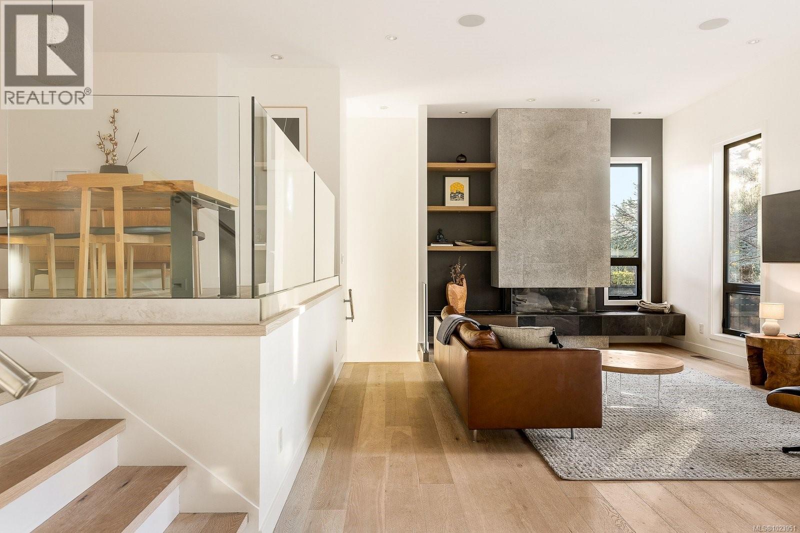 2151 Allenby St, Oak Bay, British Columbia  V8R 3C2 - Photo 5 - 1023951