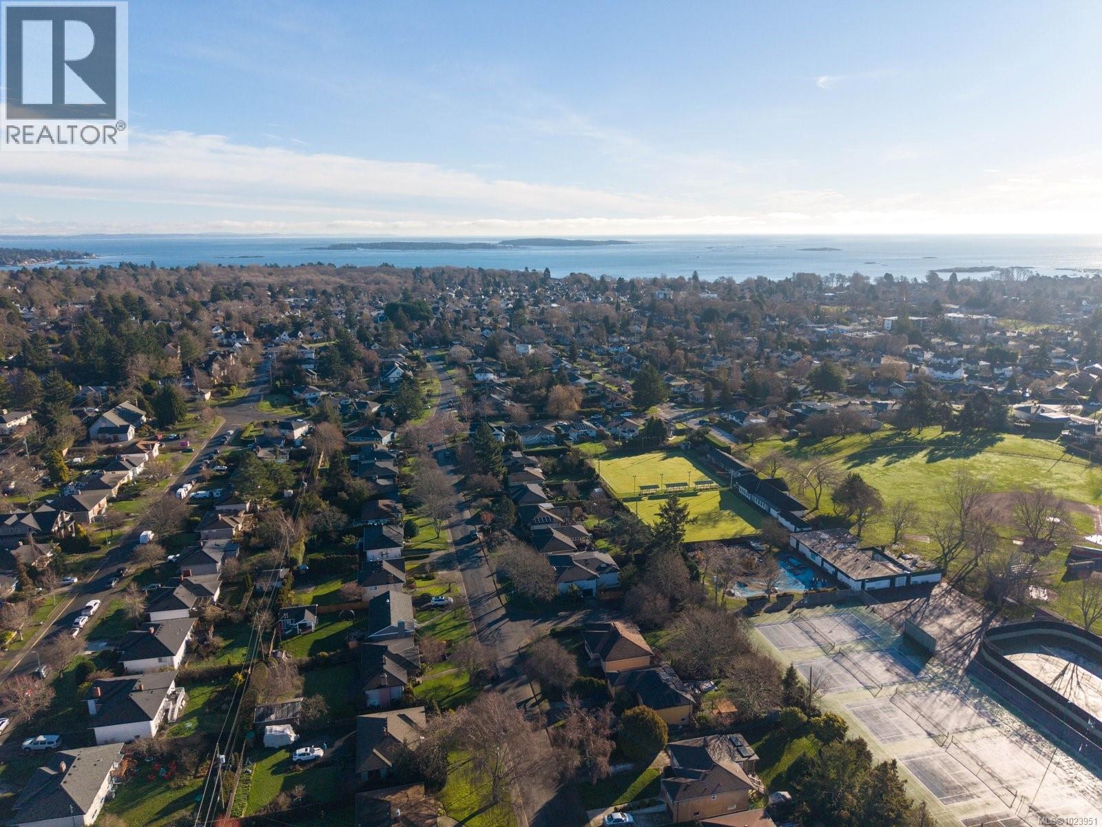 2151 Allenby St, Oak Bay, British Columbia  V8R 3C2 - Photo 38 - 1023951