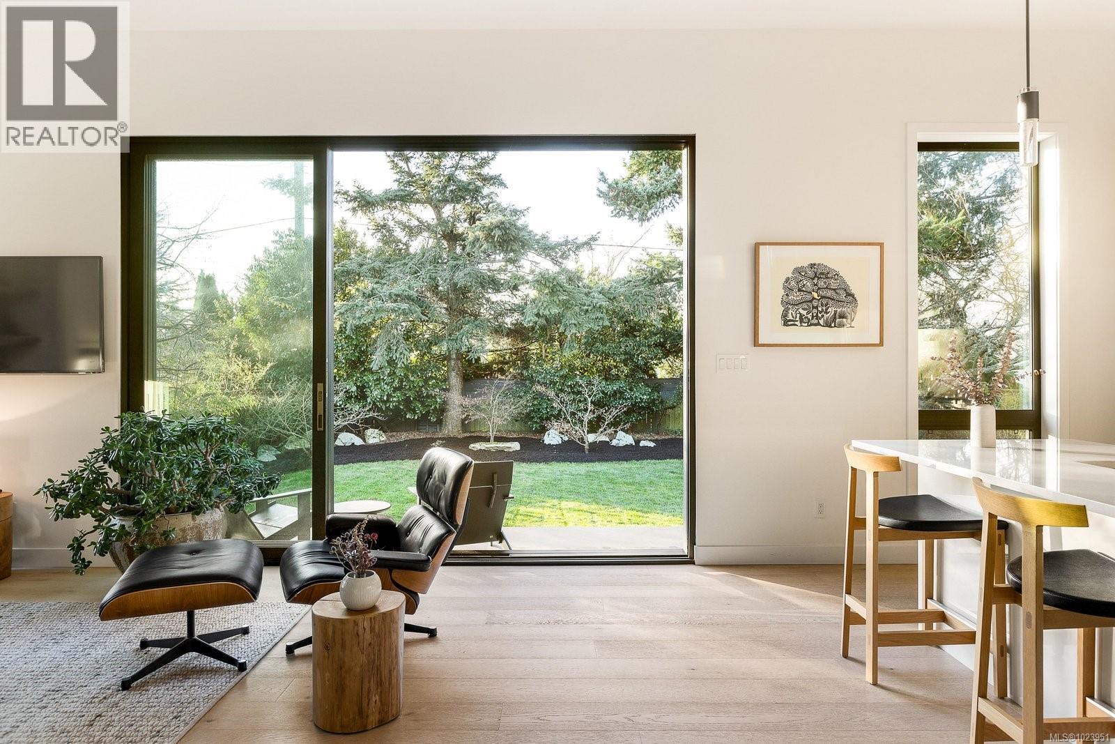 2151 Allenby St, Oak Bay, British Columbia  V8R 3C2 - Photo 17 - 1023951