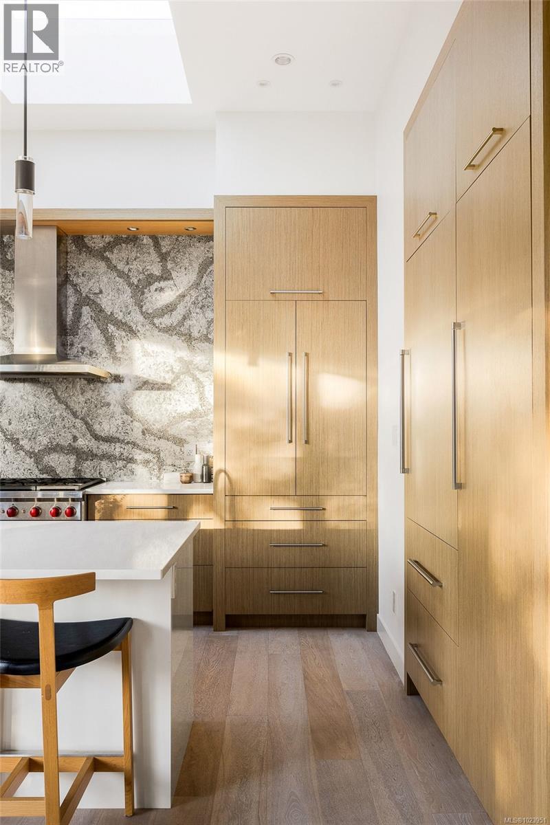 2151 Allenby St, Oak Bay, British Columbia  V8R 3C2 - Photo 10 - 1023951