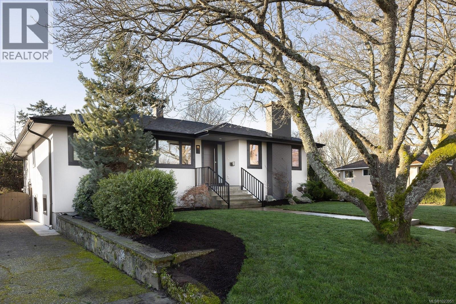 2151 Allenby St, Oak Bay, British Columbia  V8R 3C2 - Photo 39 - 1023951