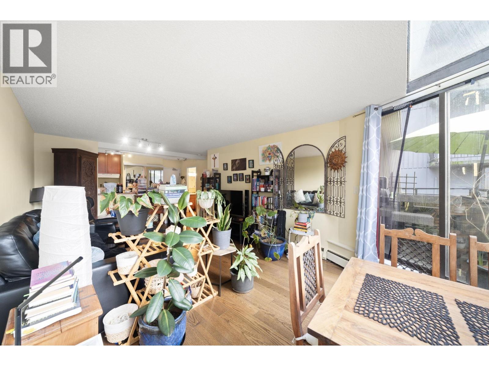 Listing Picture 9 of 21 : 400 1455 ROBSON STREET, Vancouver / 溫哥華 - 魯藝地產 Yvonne Lu Group - MLS Medallion Club Member