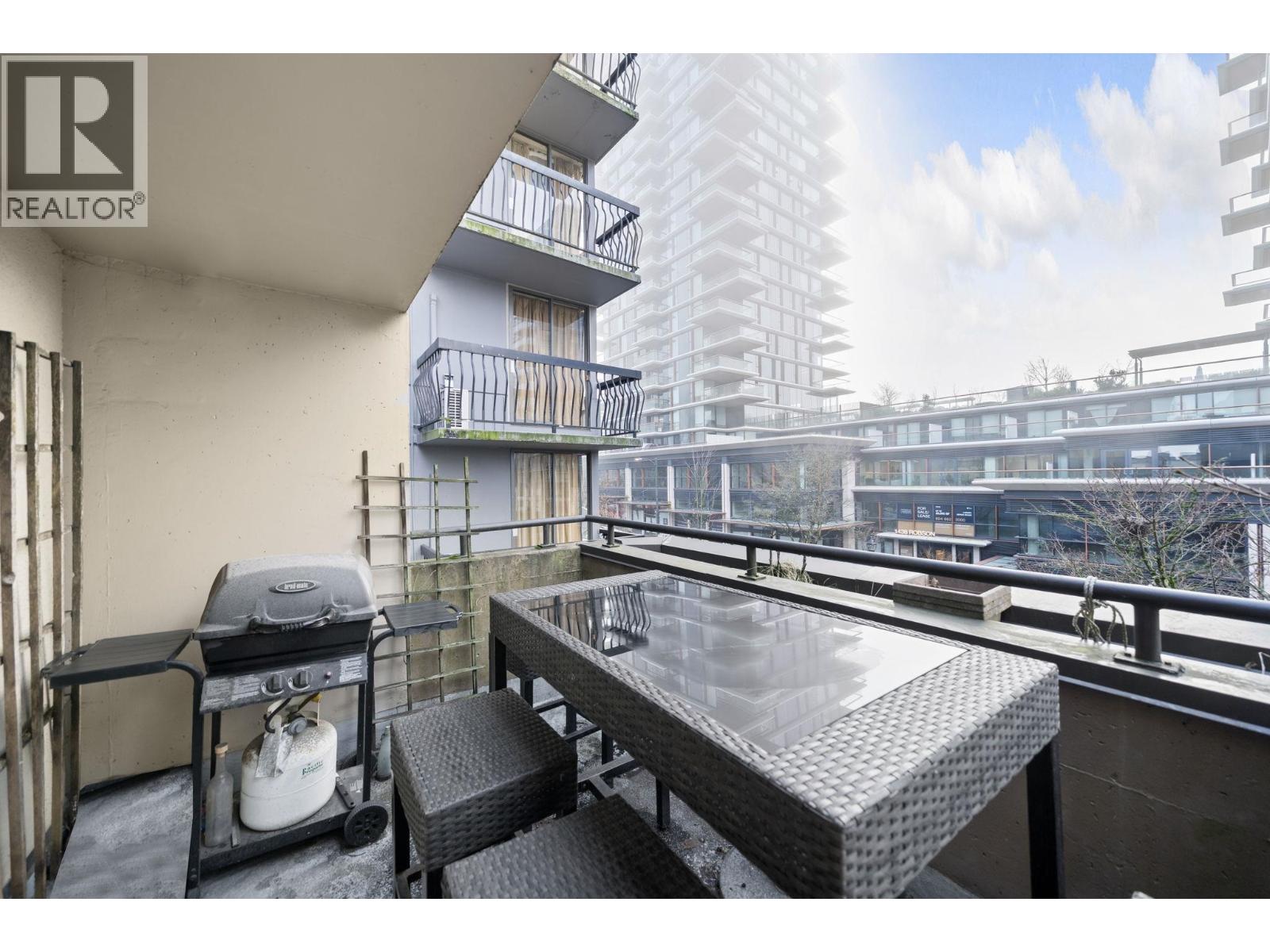 Listing Picture 16 of 21 : 400 1455 ROBSON STREET, Vancouver / 溫哥華 - 魯藝地產 Yvonne Lu Group - MLS Medallion Club Member