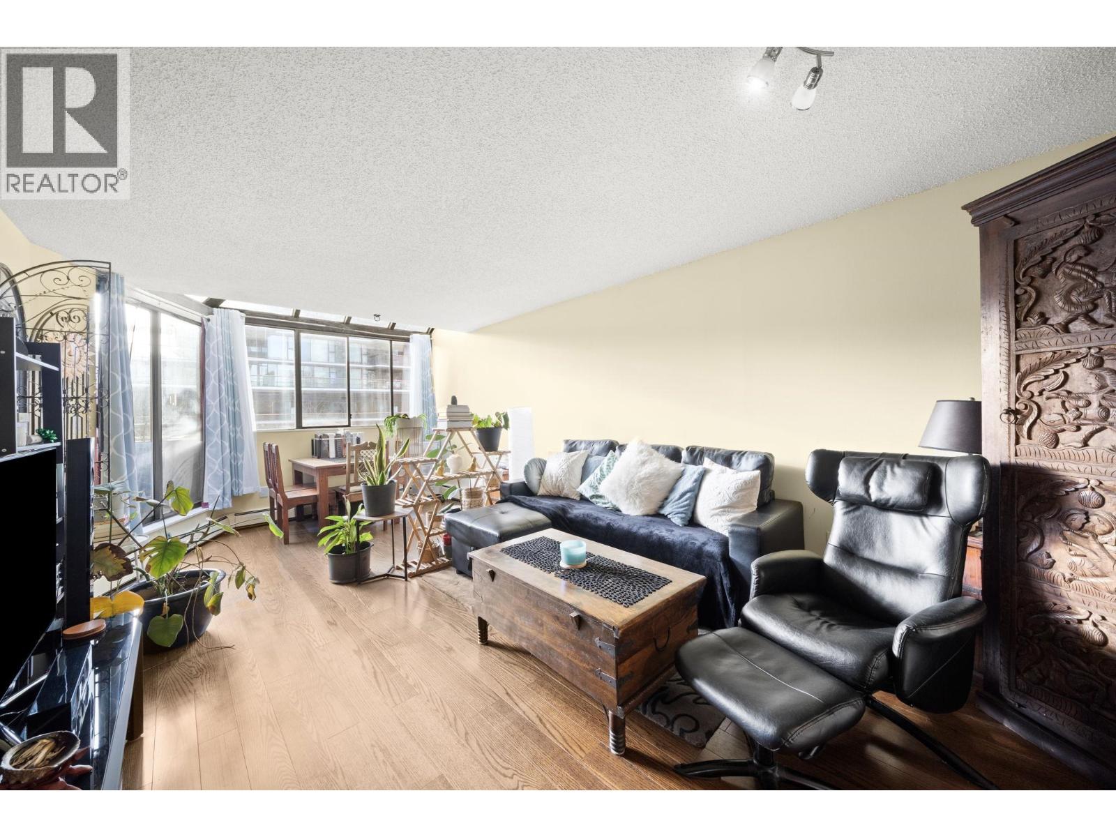 Listing Picture 5 of 21 : 400 1455 ROBSON STREET, Vancouver / 溫哥華 - 魯藝地產 Yvonne Lu Group - MLS Medallion Club Member