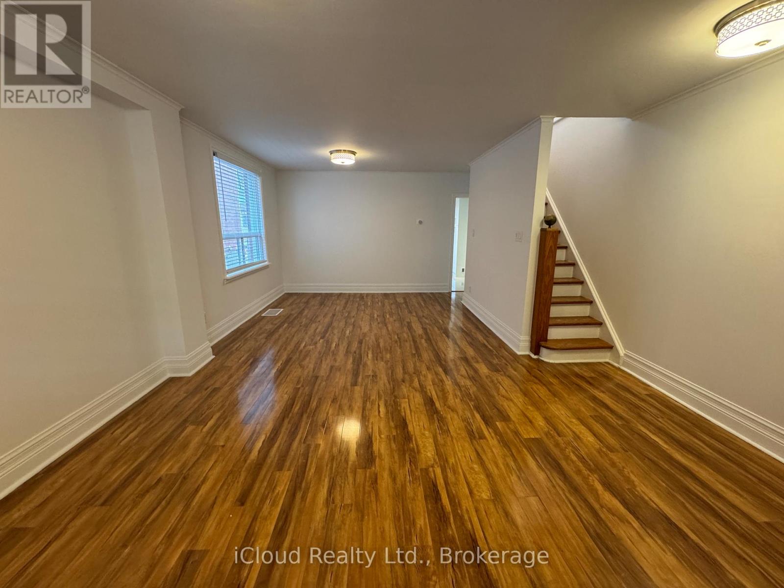 158 Westlake Avenue, Toronto, Ontario  M4C 4S2 - Photo 4 - E12722146