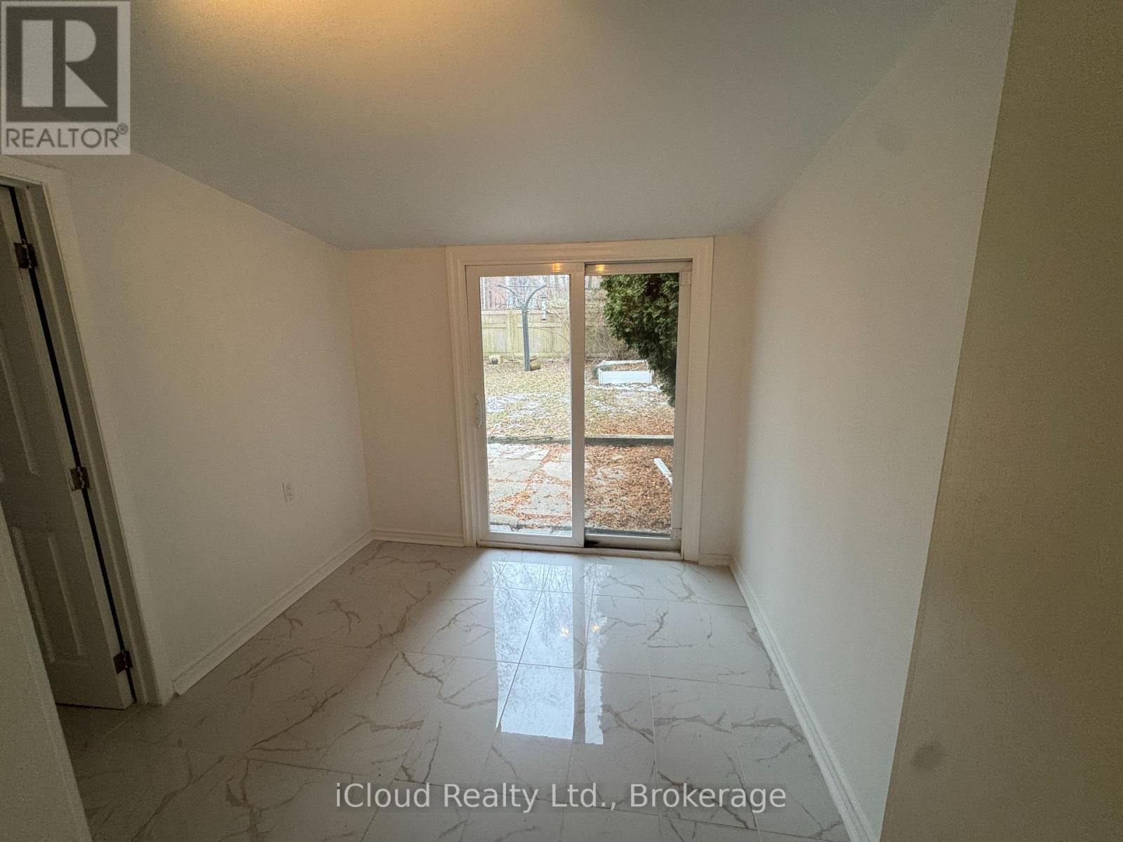 158 Westlake Avenue, Toronto, Ontario  M4C 4S2 - Photo 8 - E12722146