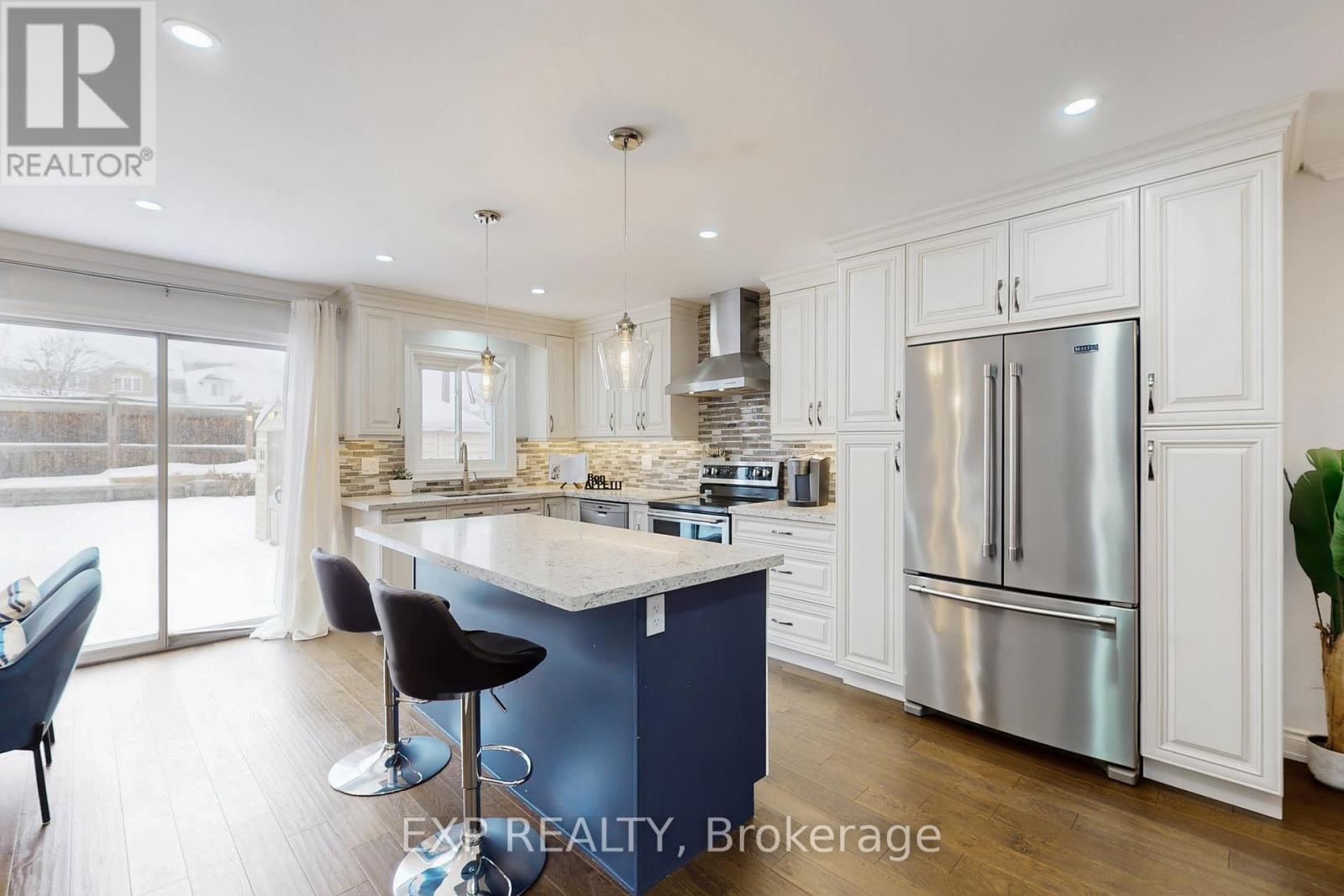 92 Hartrick Place, Whitby, Ontario  L1R 2C3 - Photo 8 - E12722162