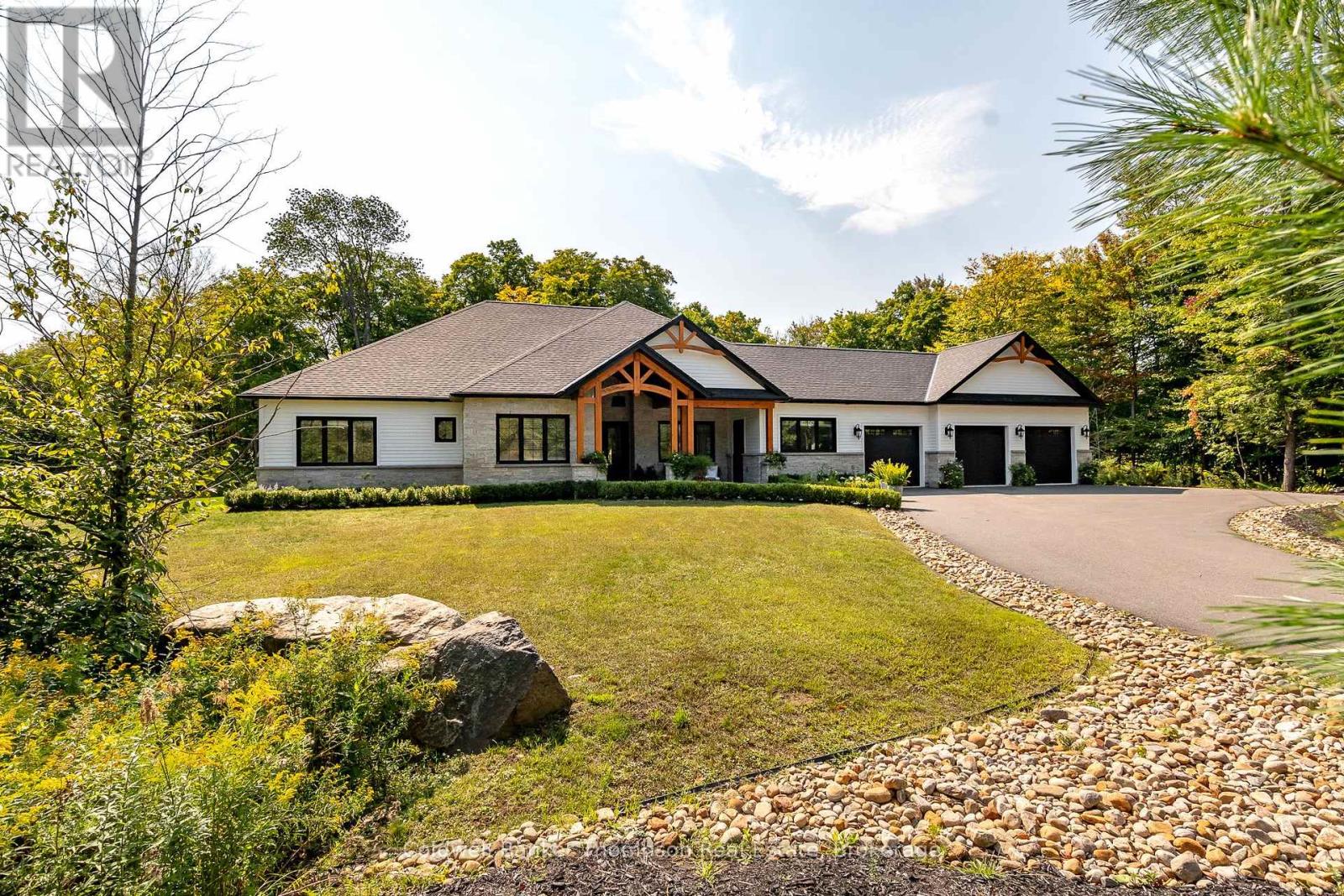 6 Royal Oak Crescent, Huntsville, Ontario  P1H 0A8 - Photo 2 - X12683510