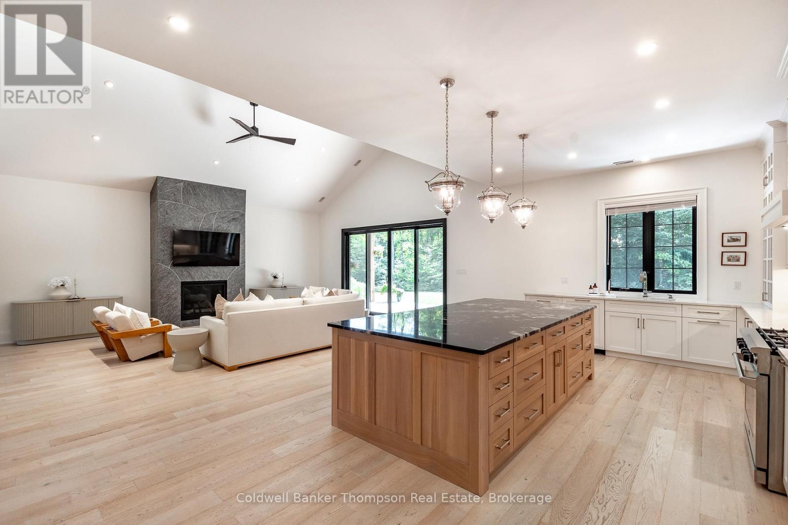 6 Royal Oak Crescent, Huntsville, Ontario  P1H 0A8 - Photo 7 - X12683510