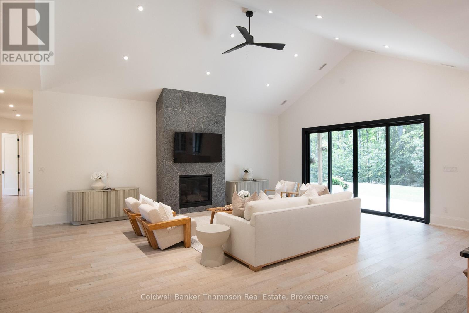 6 Royal Oak Crescent, Huntsville, Ontario  P1H 0A8 - Photo 5 - X12683510