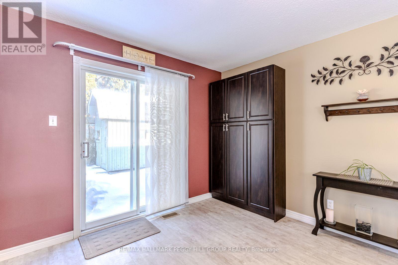 172 Sundew Drive, Barrie, Ontario  L4N 9M9 - Photo 7 - S12722176