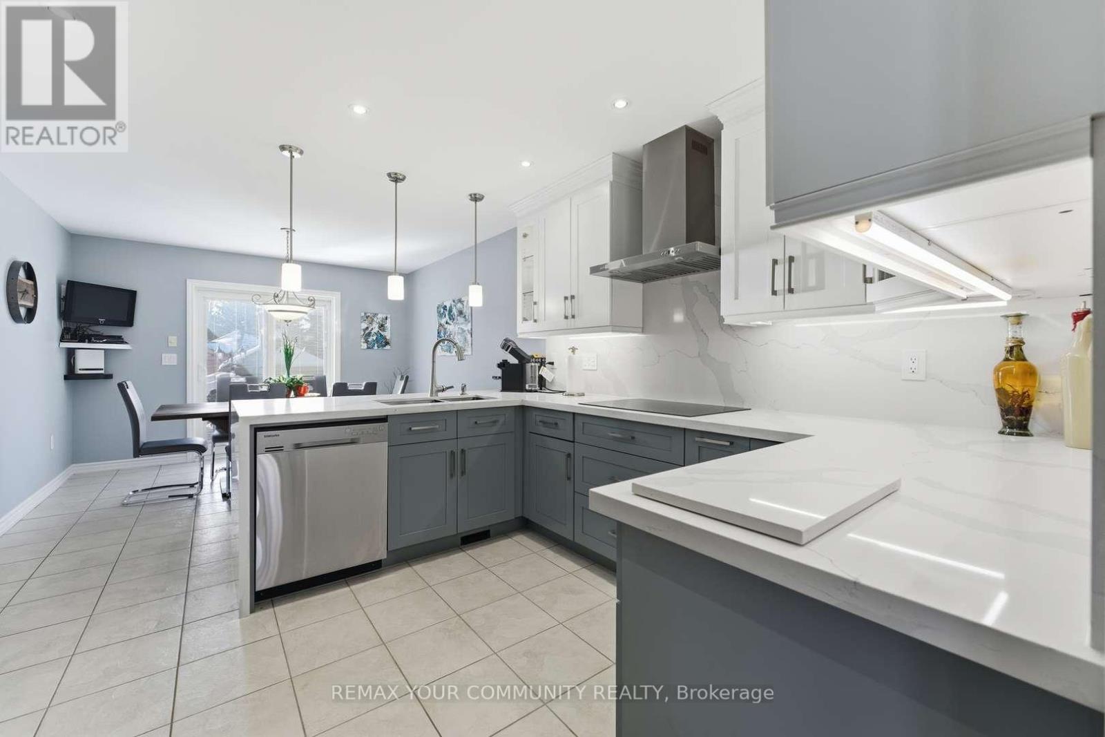 37 Saint Avenue, Bradford West Gwillimbury, Ontario  L3Z 3E6 - Photo 11 - N12718790