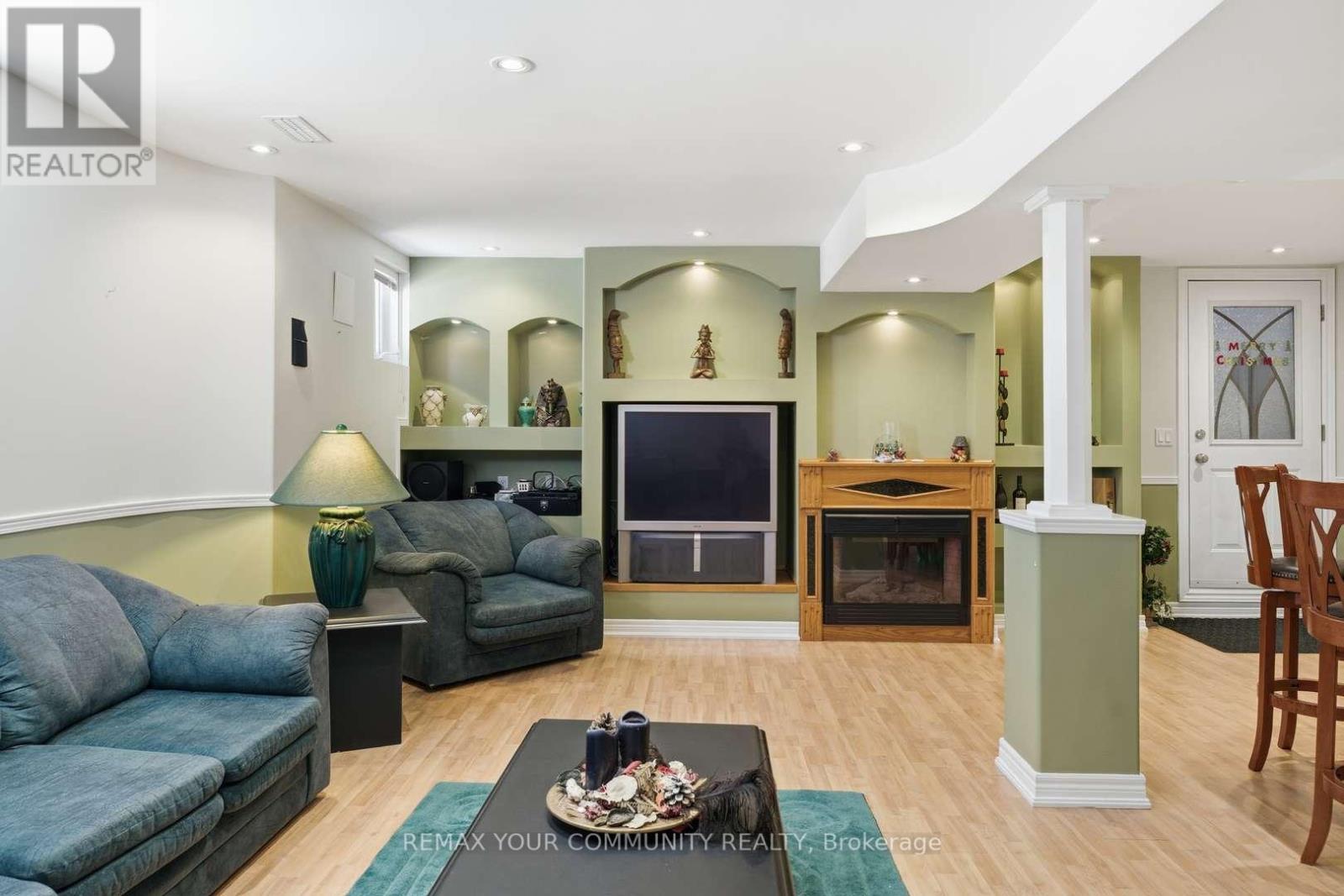 37 Saint Avenue, Bradford West Gwillimbury, Ontario  L3Z 3E6 - Photo 34 - N12718790