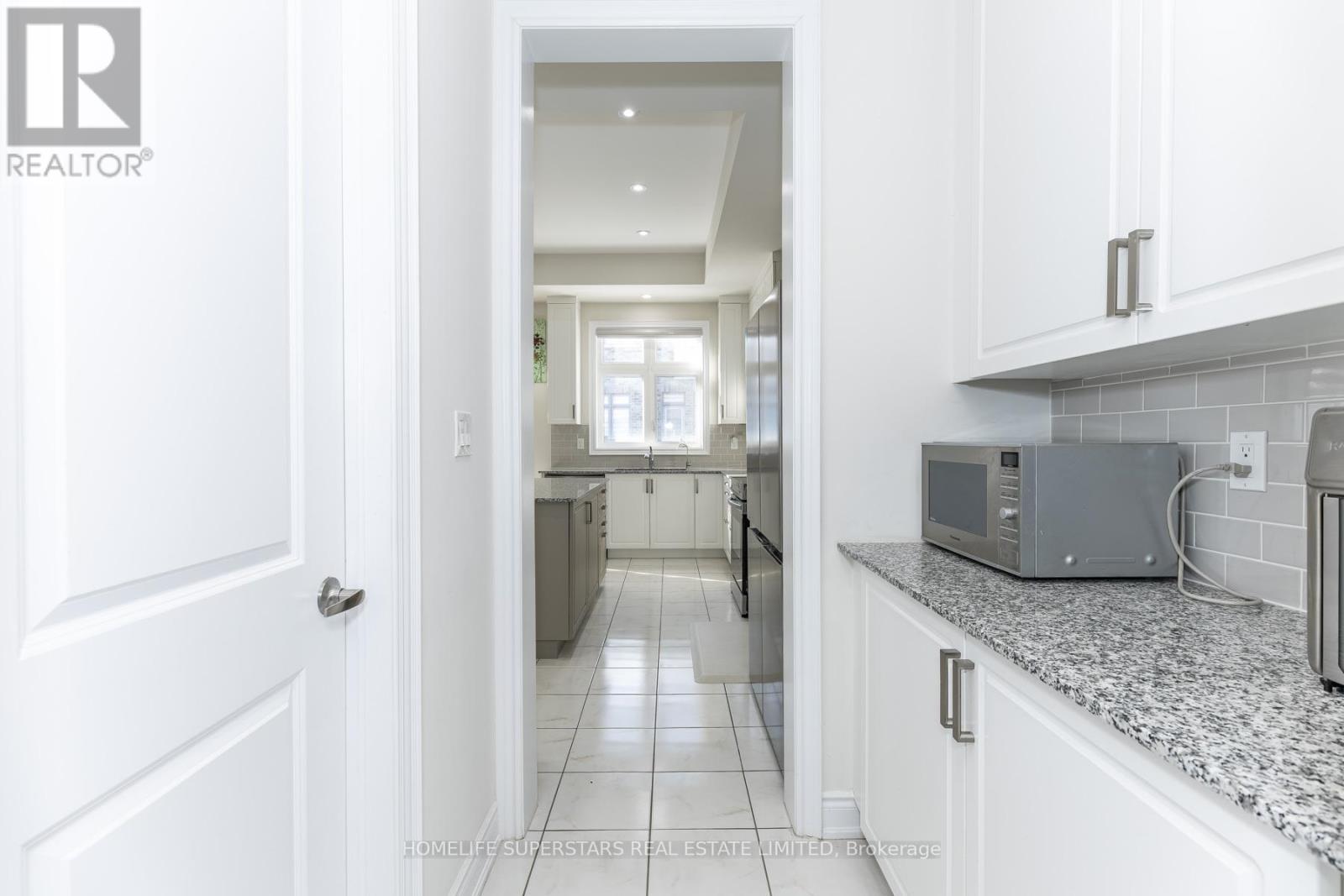 1188 Stag Hollow N, Oakville, Ontario  L6M 4G3 - Photo 10 - W12722140