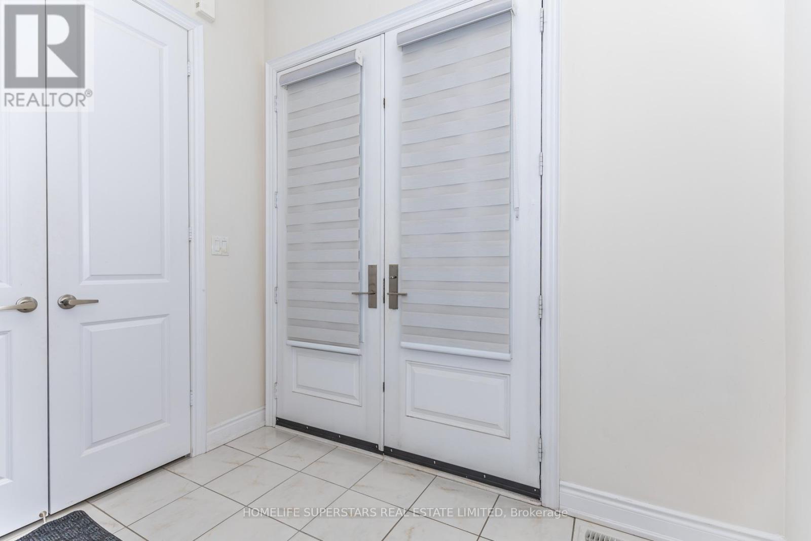 1188 Stag Hollow N, Oakville, Ontario  L6M 4G3 - Photo 4 - W12722140