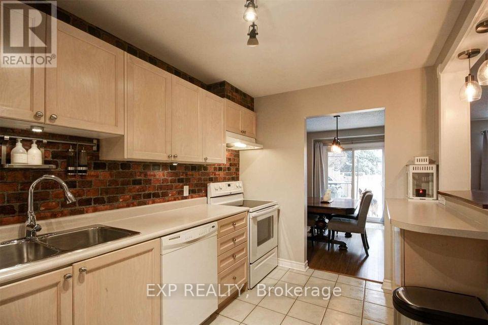 76 - 2670 Battleford Road, Mississauga, Ontario  L5N 2S7 - Photo 2 - W12722180