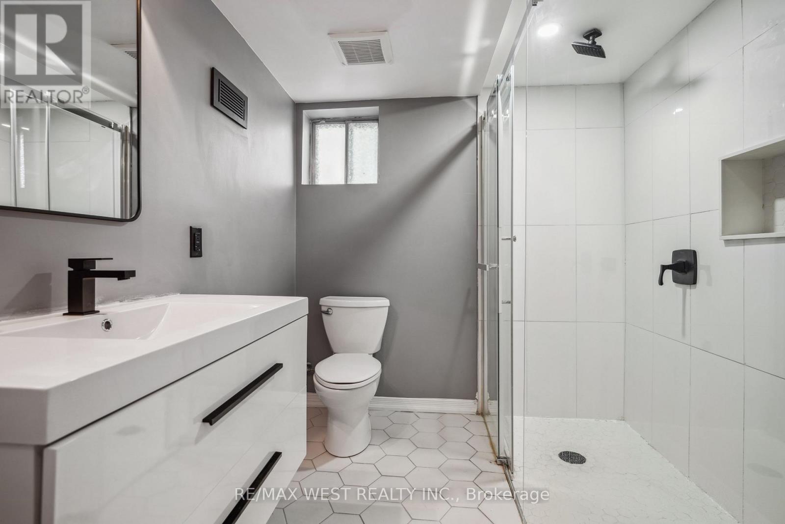 14 Ixworth Road, Toronto, Ontario  M9W 4R8 - Photo 15 - W12722190