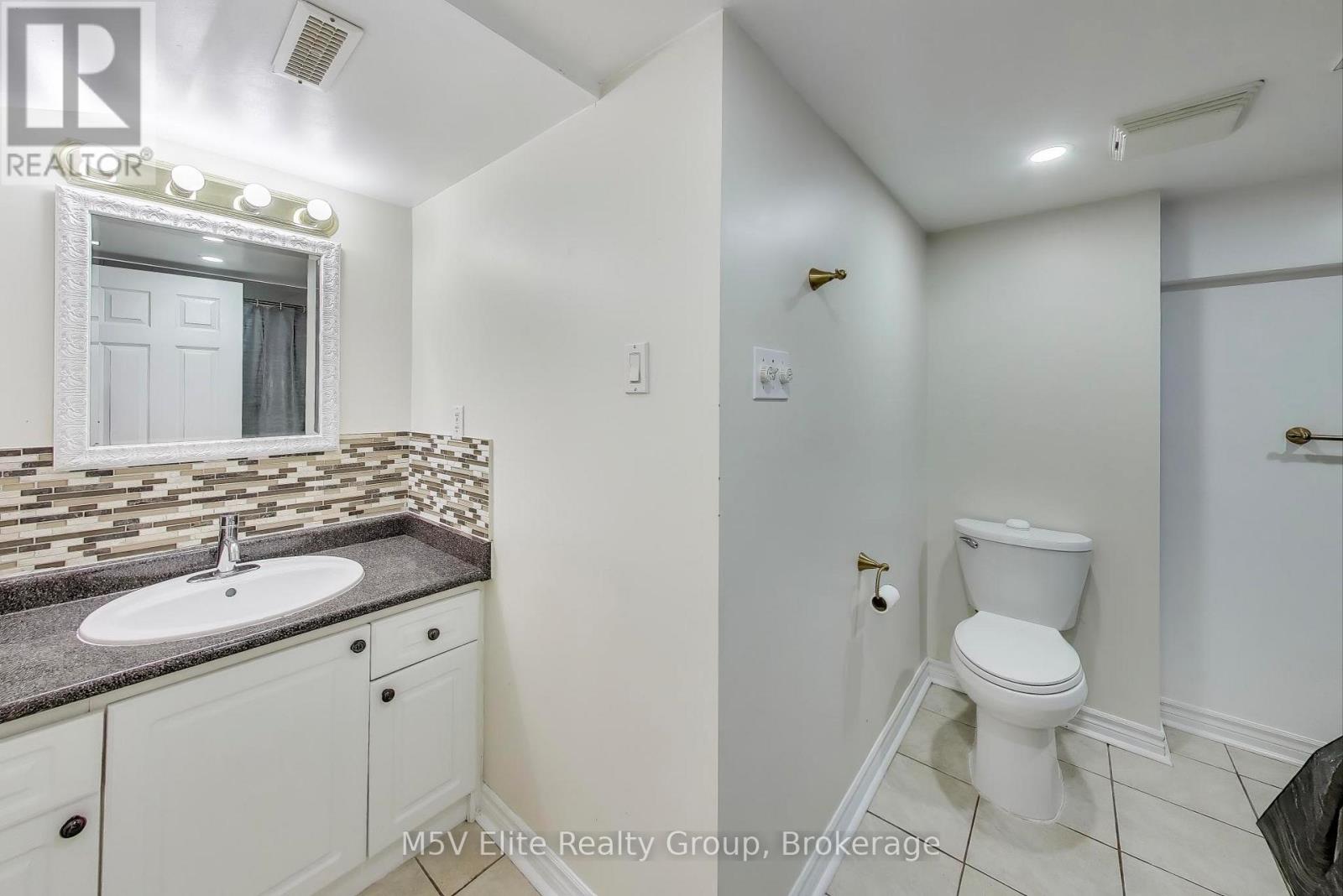 283 Van Kirk Drive, Brampton, Ontario  L7A 1M3 - Photo 13 - W12722198