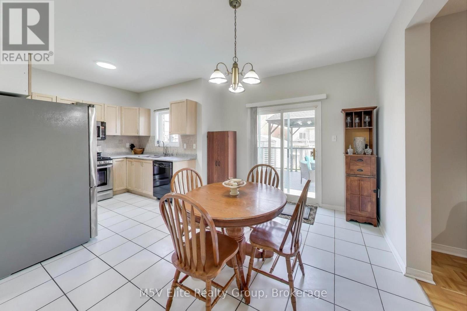 283 Van Kirk Drive, Brampton, Ontario  L7A 1M3 - Photo 3 - W12722198