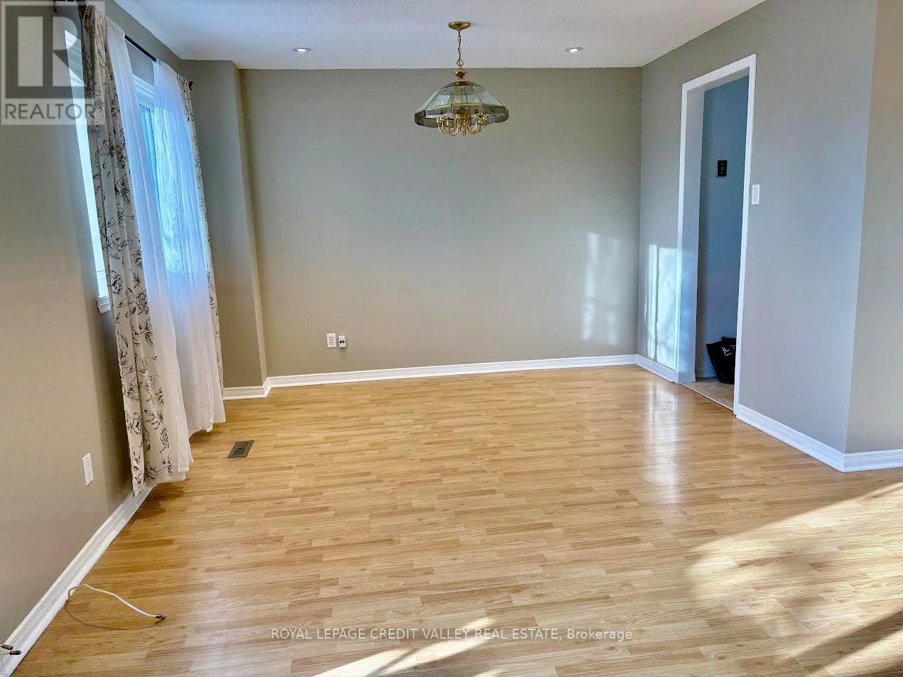 66 Berkshire Square, Brampton, Ontario  L6Z 1N4 - Photo 6 - W12722214