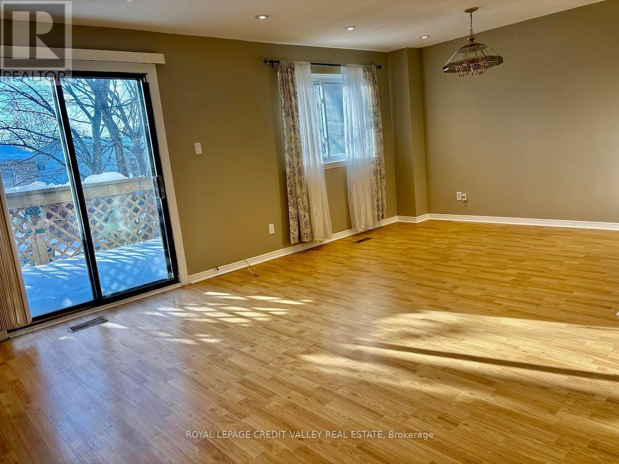 66 Berkshire Square, Brampton, Ontario  L6Z 1N4 - Photo 7 - W12722214