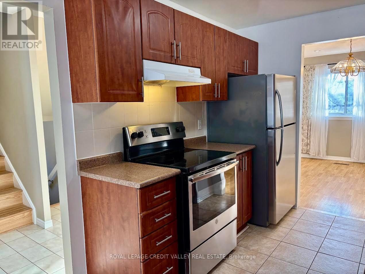 66 Berkshire Square, Brampton, Ontario  L6Z 1N4 - Photo 8 - W12722214