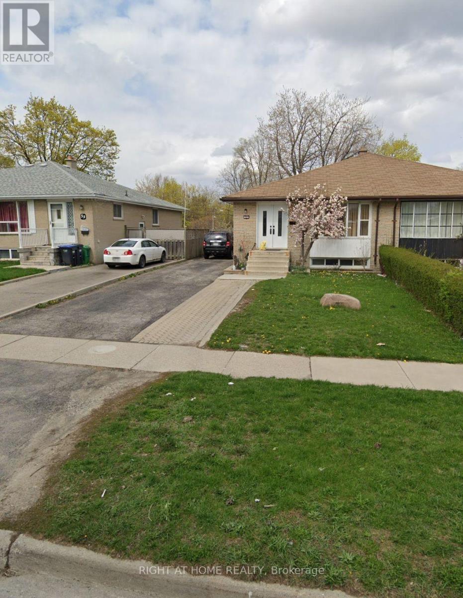 UPSTAIRS ONLY - 31 ALOMA CRESCENT, Brampton, Ontario