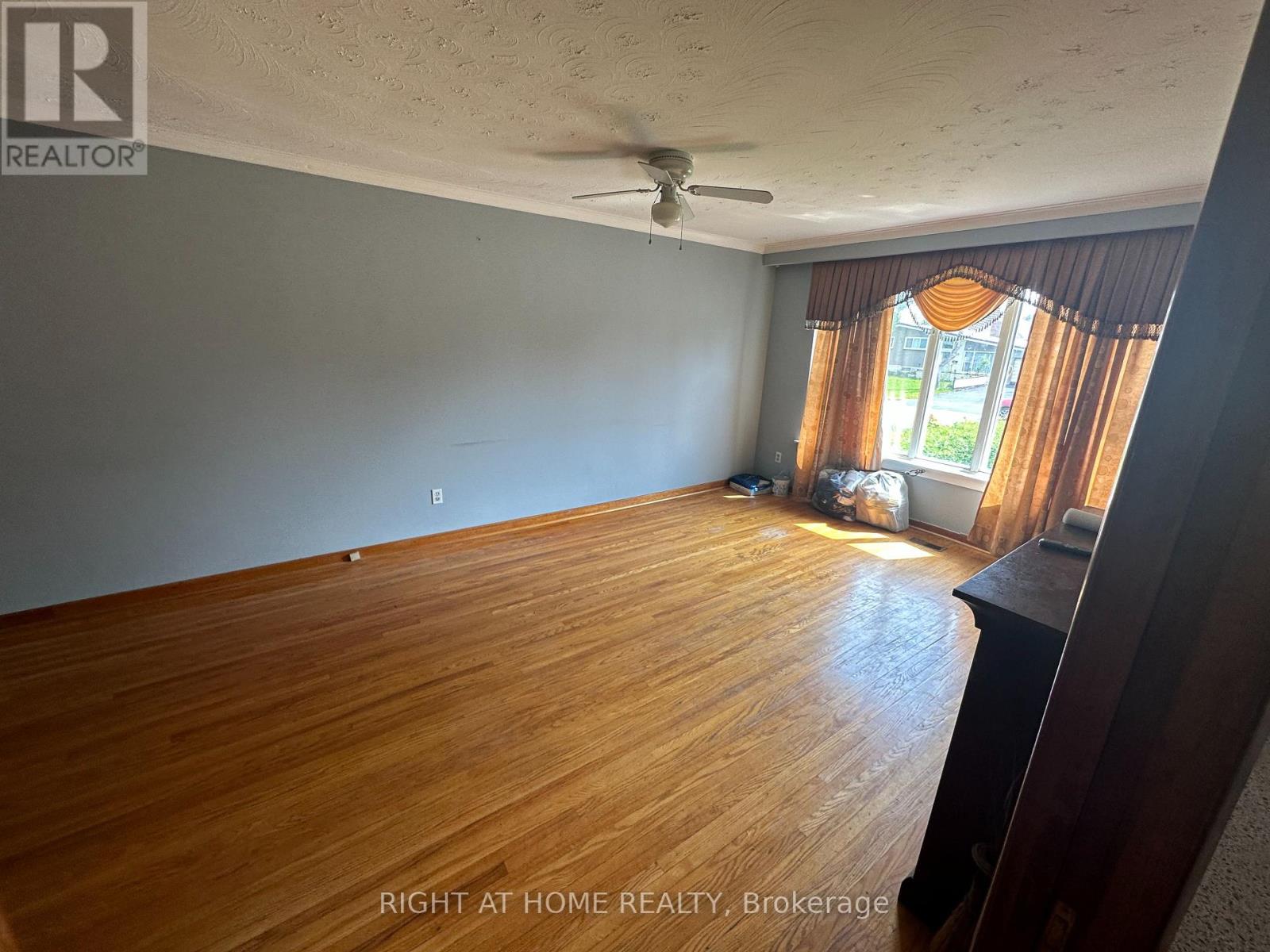 Upstairs Only - 31 Aloma Crescent, Brampton, Ontario  L6T 2N8 - Photo 17 - W12722220