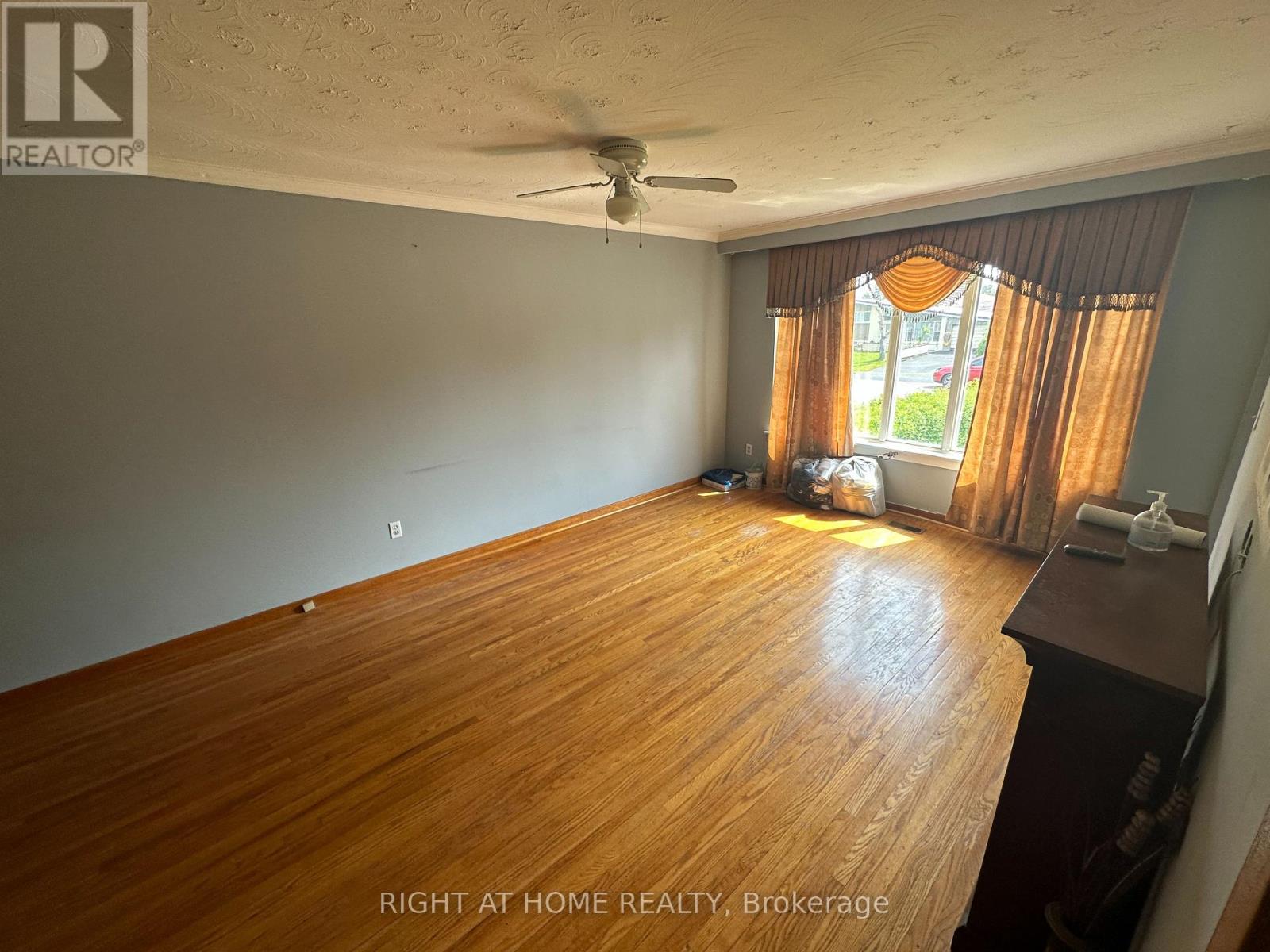 Upstairs Only - 31 Aloma Crescent, Brampton, Ontario  L6T 2N8 - Photo 18 - W12722220