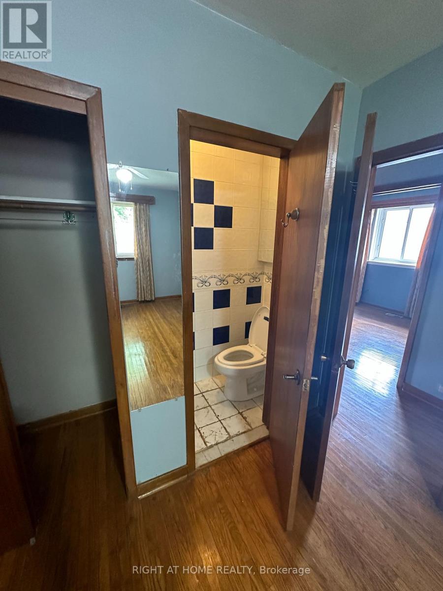 Upstairs Only - 31 Aloma Crescent, Brampton, Ontario  L6T 2N8 - Photo 4 - W12722220