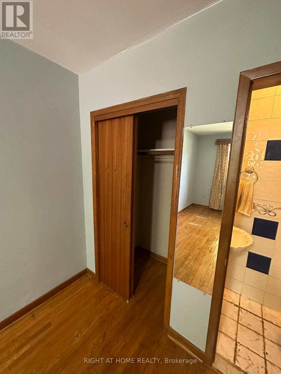 Upstairs Only - 31 Aloma Crescent, Brampton, Ontario  L6T 2N8 - Photo 6 - W12722220