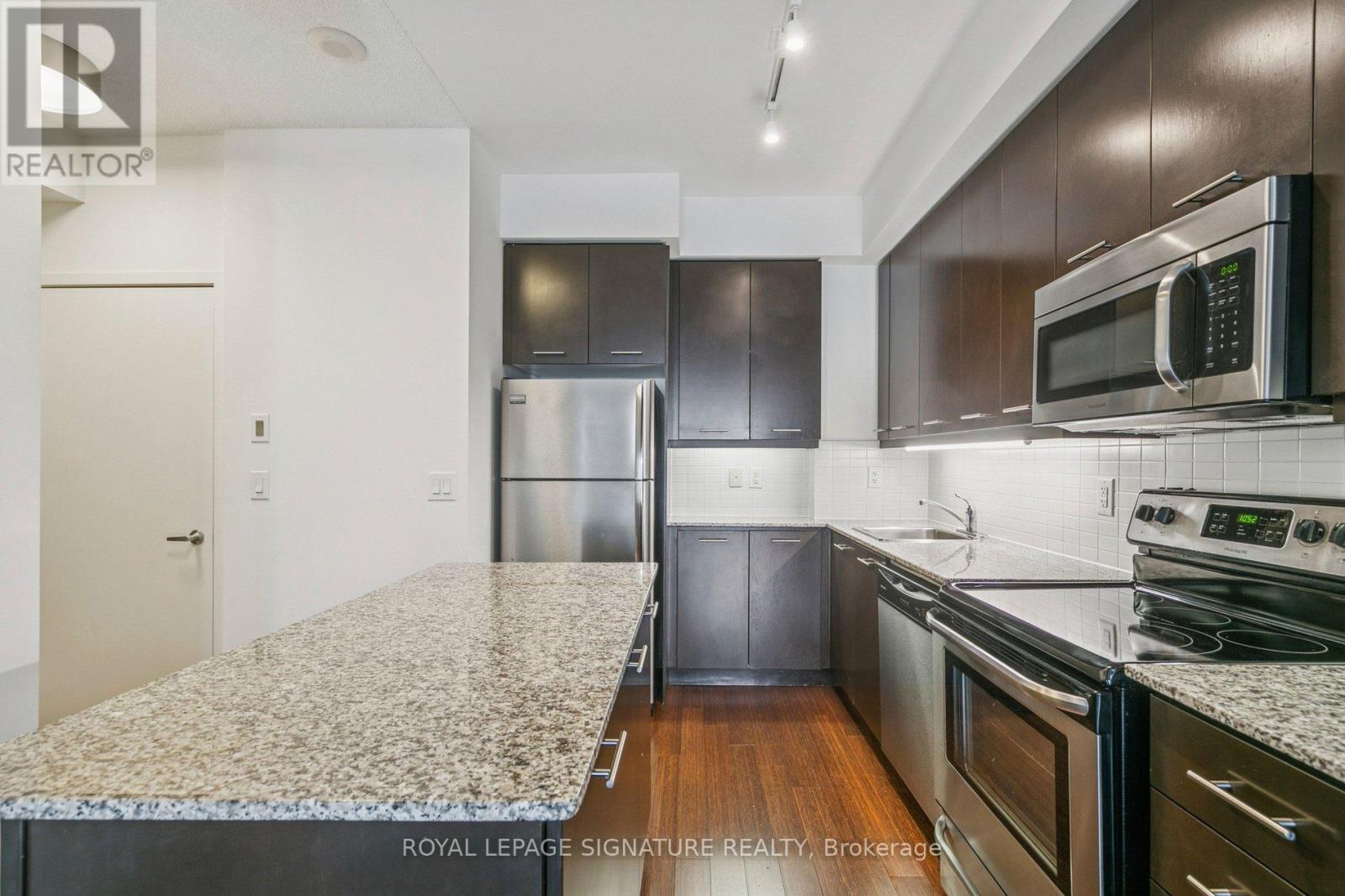 2907 - 360 Square One Drive, Mississauga, Ontario  L5B 0E6 - Photo 3 - W12722224