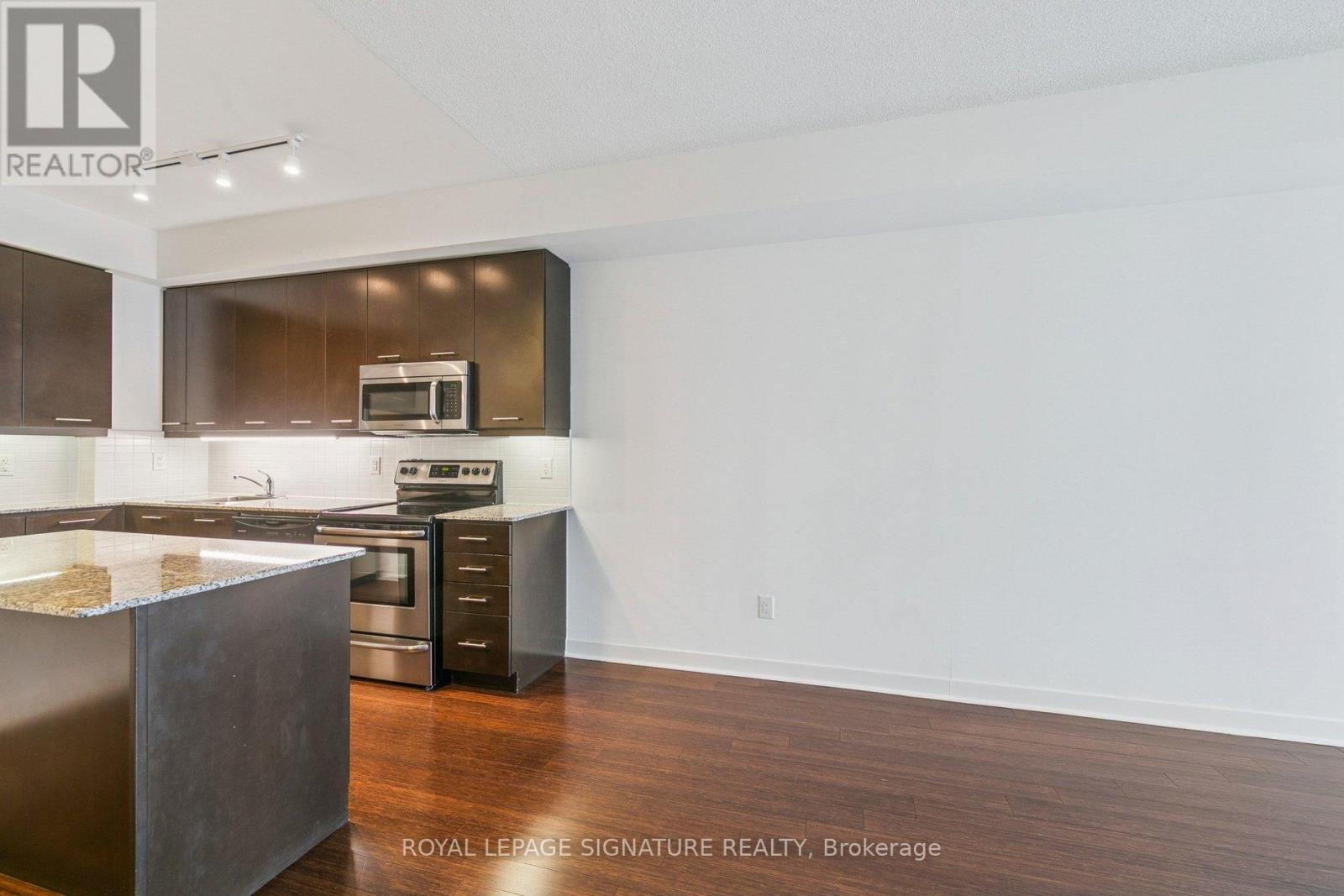 2907 - 360 Square One Drive, Mississauga, Ontario  L5B 0E6 - Photo 7 - W12722224