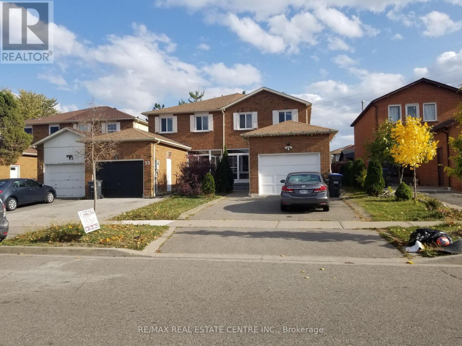 Main - 55 Tulip Drive, Brampton, Ontario  L6Y 3W3 - Photo 2 - W12722248
