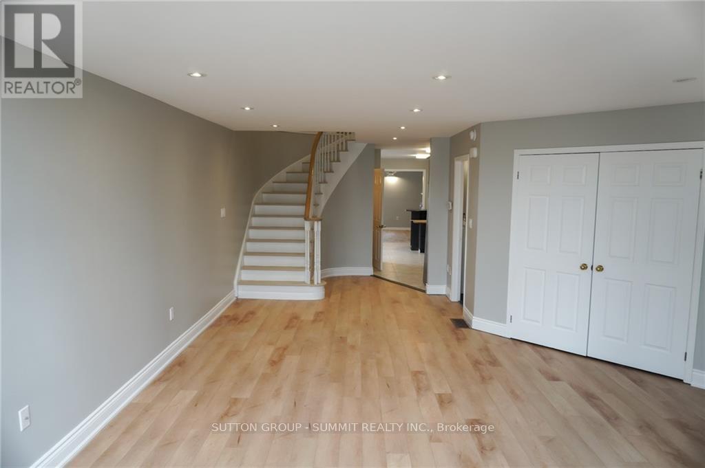 343 Upper Wentworth Street, Hamilton, Ontario  L9A 4T4 - Photo 6 - X12715094