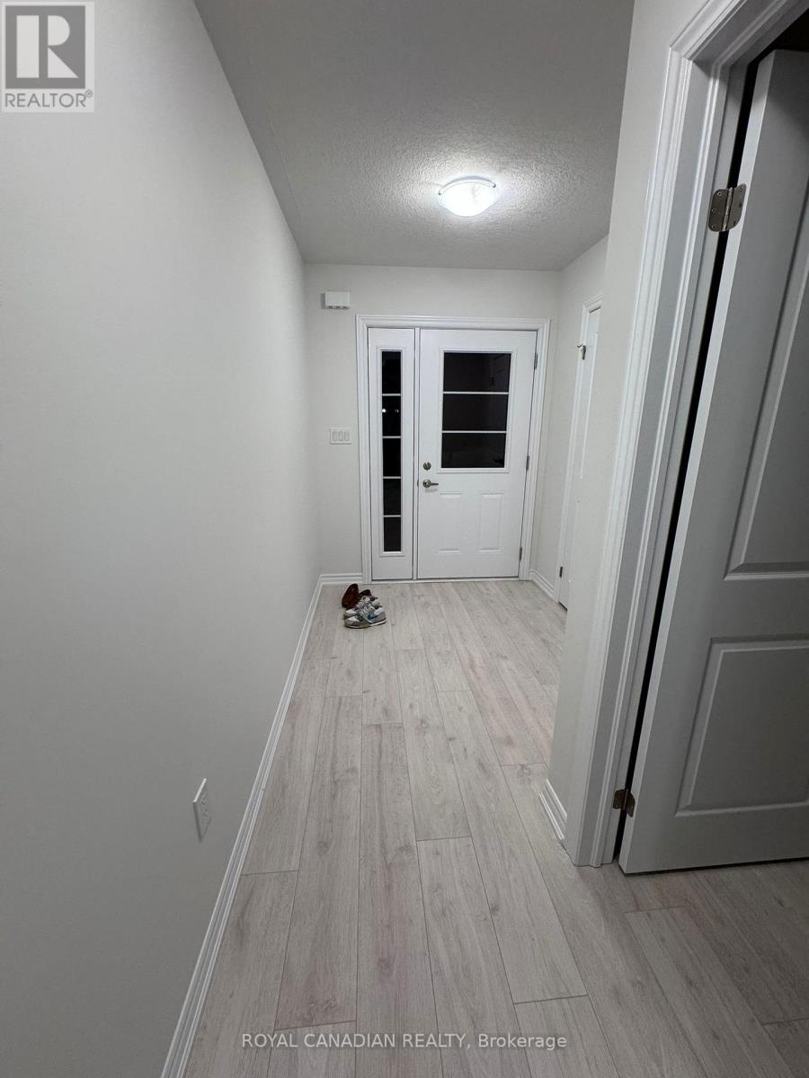 355 Benninger Drive, Kitchener, Ontario  N2E 0K1 - Photo 12 - X12722174