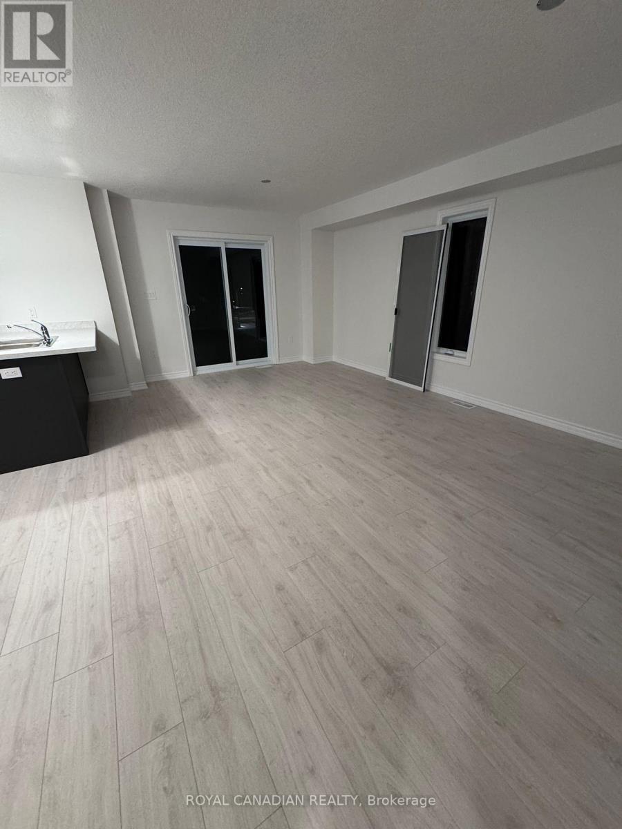 355 Benninger Drive, Kitchener, Ontario  N2E 0K1 - Photo 3 - X12722174