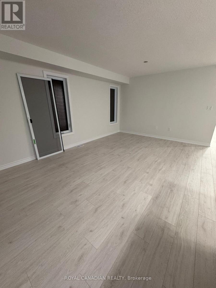 355 Benninger Drive, Kitchener, Ontario  N2E 0K1 - Photo 4 - X12722174