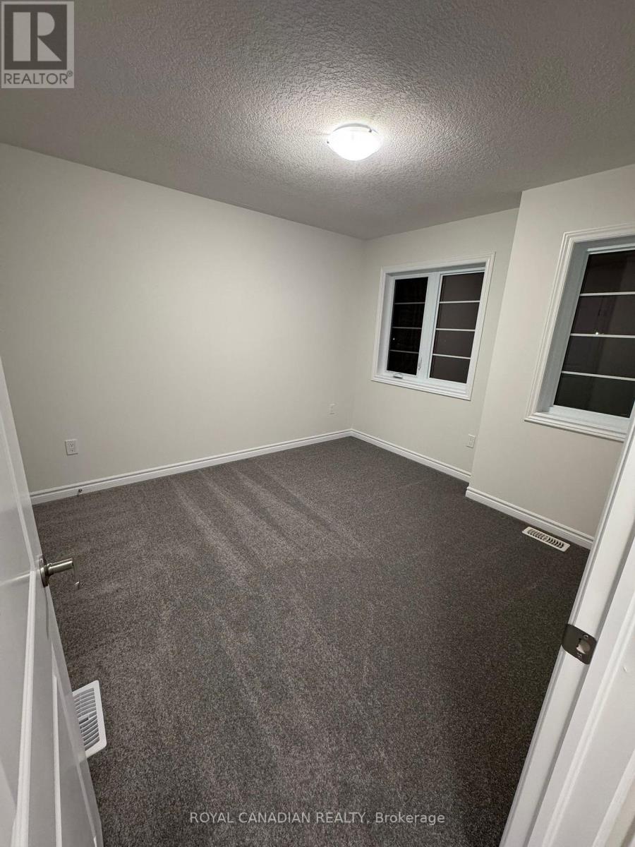 355 Benninger Drive, Kitchener, Ontario  N2E 0K1 - Photo 7 - X12722174