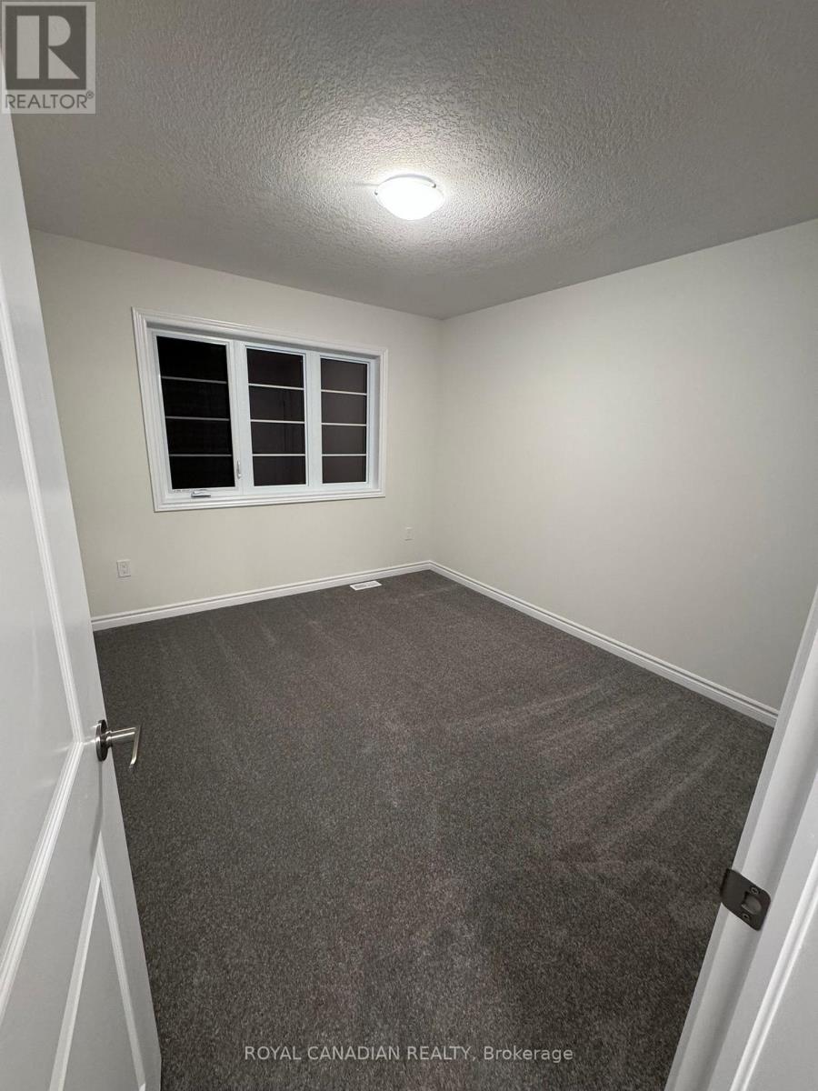 355 Benninger Drive, Kitchener, Ontario  N2E 0K1 - Photo 8 - X12722174